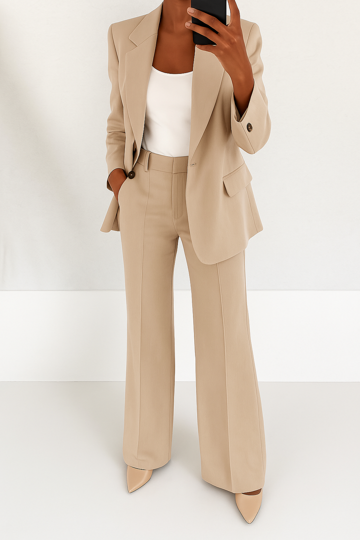 Imogen │ Women's Peak Lapel Single-Breasted Blazer And Slim-Fit Trousers Suit Set
